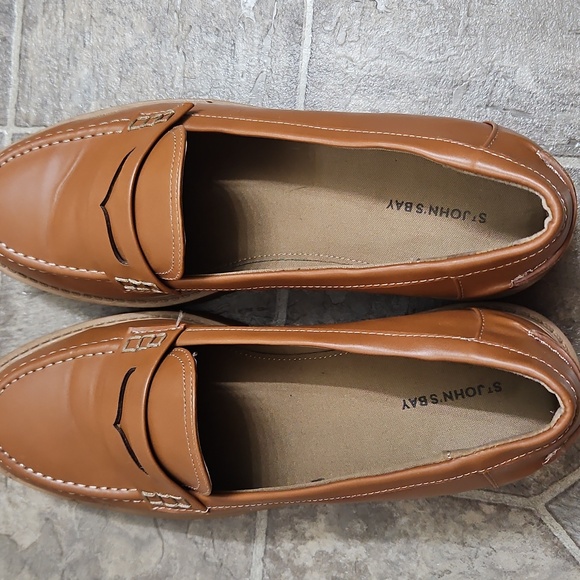 St John's Bay Tan Loafers - Picture 3 of 5
